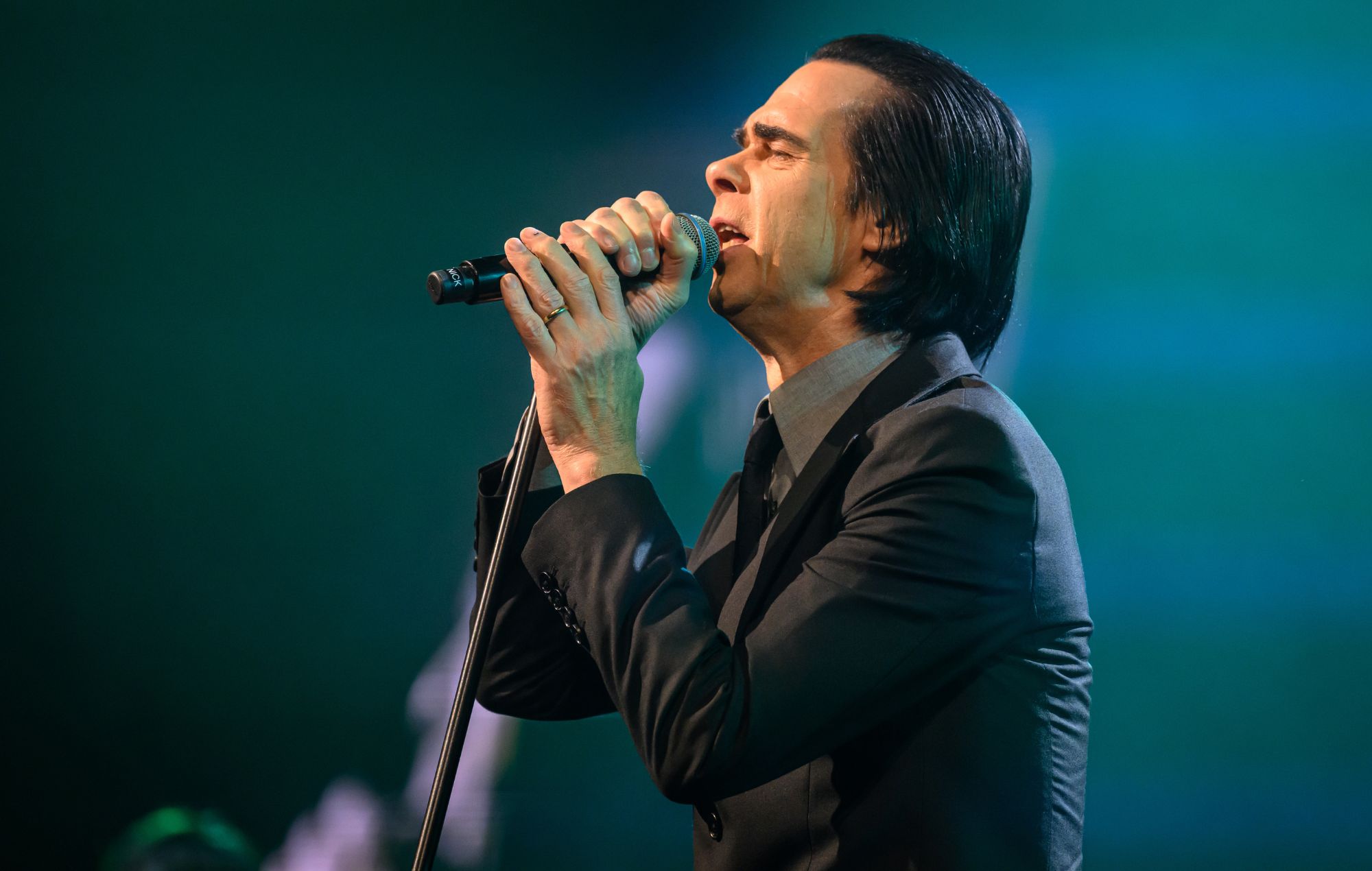 Nick Cave defends “panties” lyric about Anita Lane from ‘O Wow O Wow (How Wonderful She Is)’ 