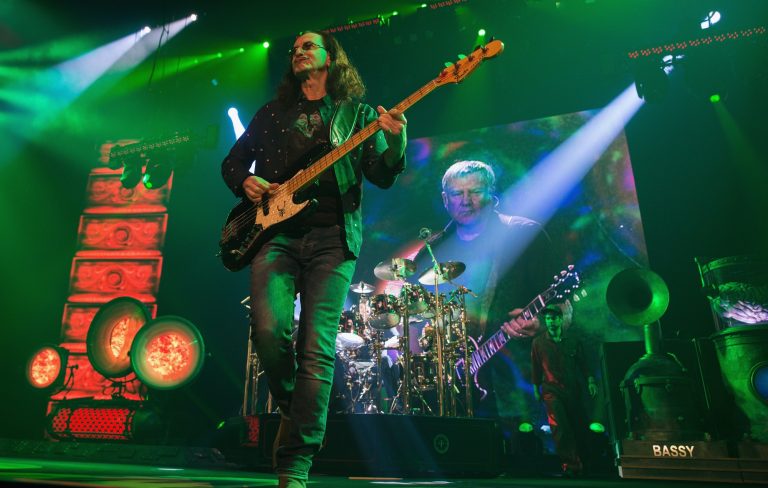 Rush reflect on 2015 farewell tour: “We let our British and European fans down”