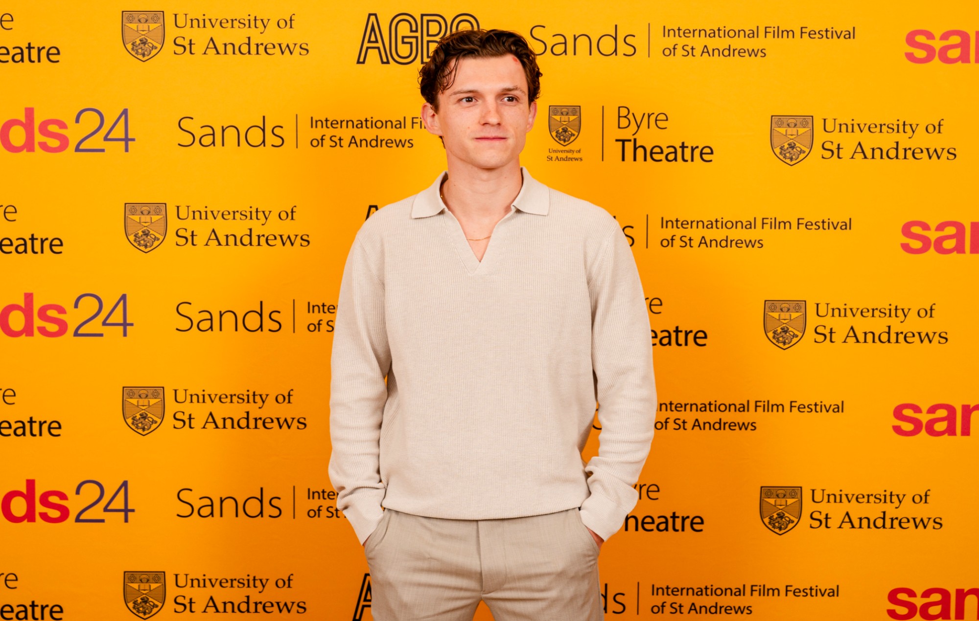 Tom Holland discusses his reasons for sobriety: “I would just go too far”