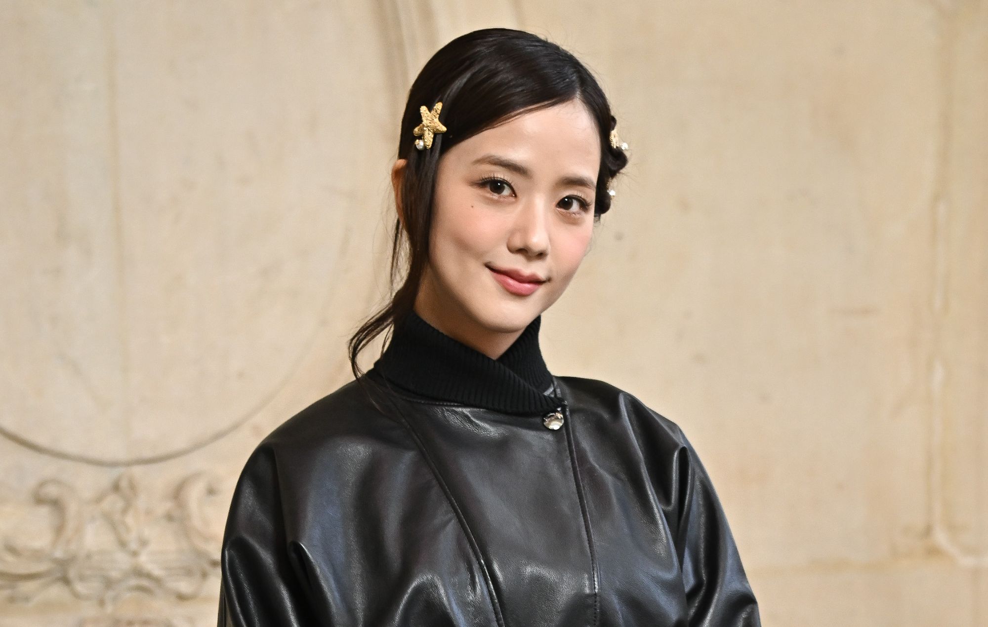 BLACKPINK’s Jisoo inks partnership with Warner Records for solo career