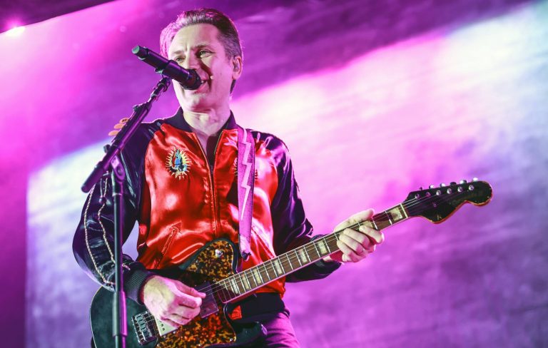 Watch Franz Ferdinand play ‘Bar Lonely’ on TV for the first time