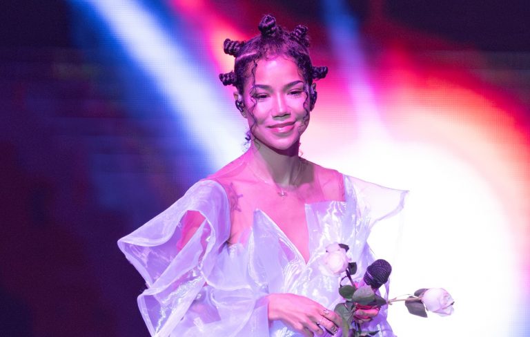 Jheńe Aiko sponsors massages for firefighters of LA wildfires