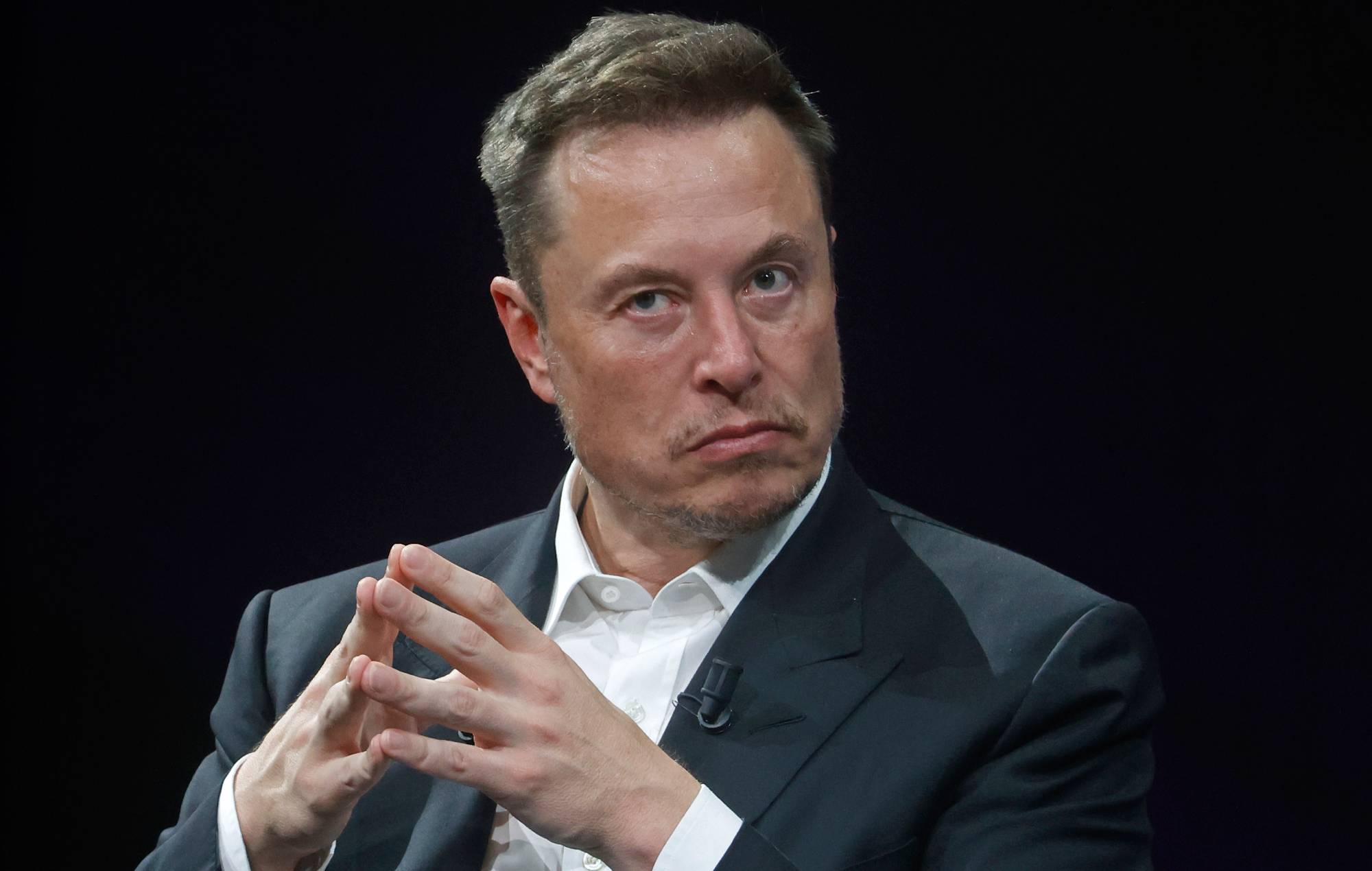 Streamer accuses Elon Musk of faking gaming stats: “He bought the account, or somebody played it for him”