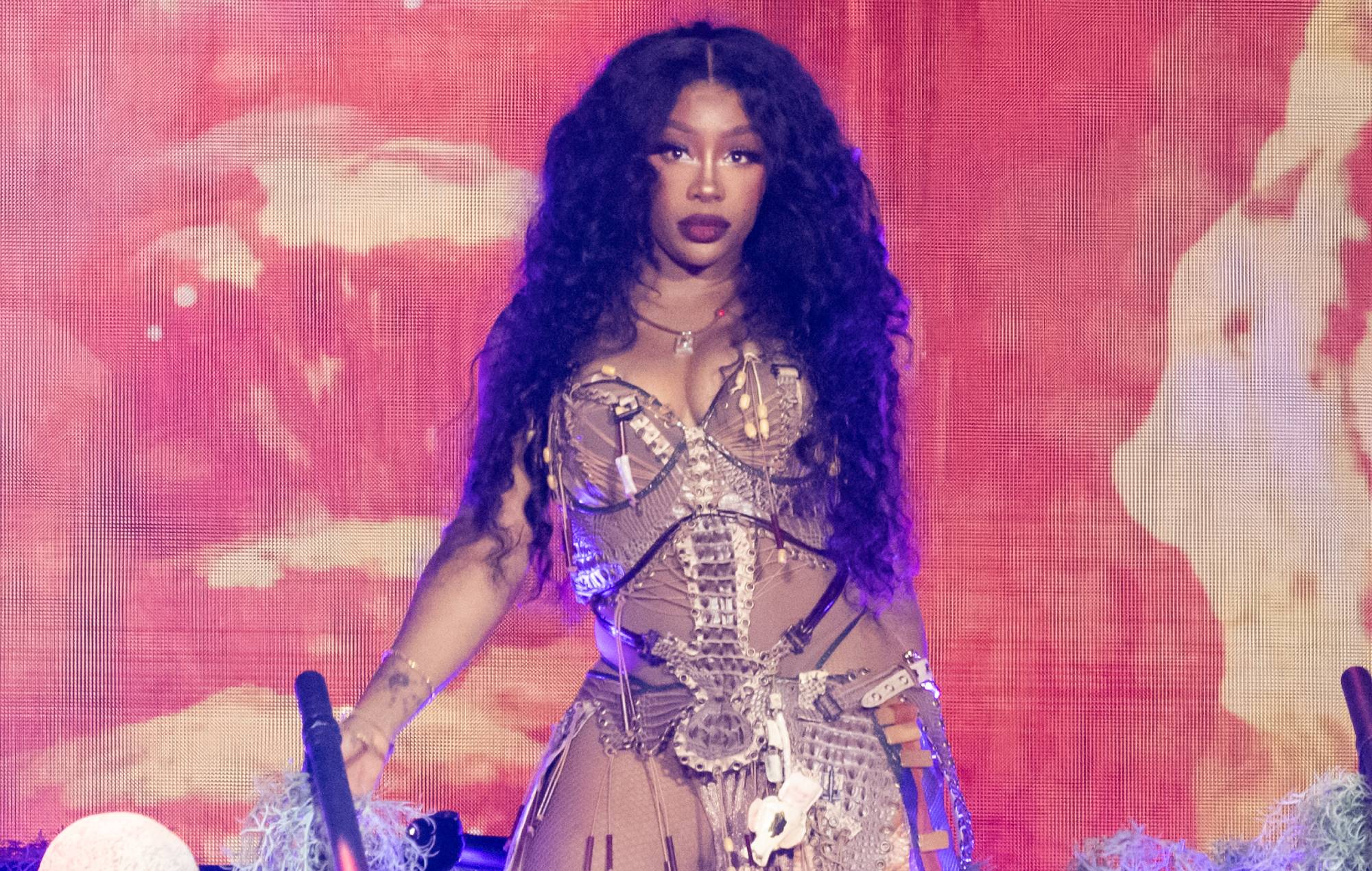 SZA on managing fame: “I don’t know what the hell is going on”