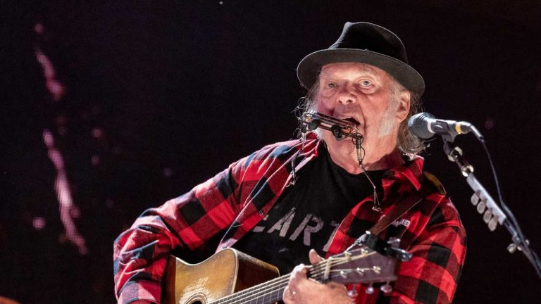 “Glastonbury is now under corporate control”: Neil Young pulls out of UK’s biggest festival, citing BBC interference