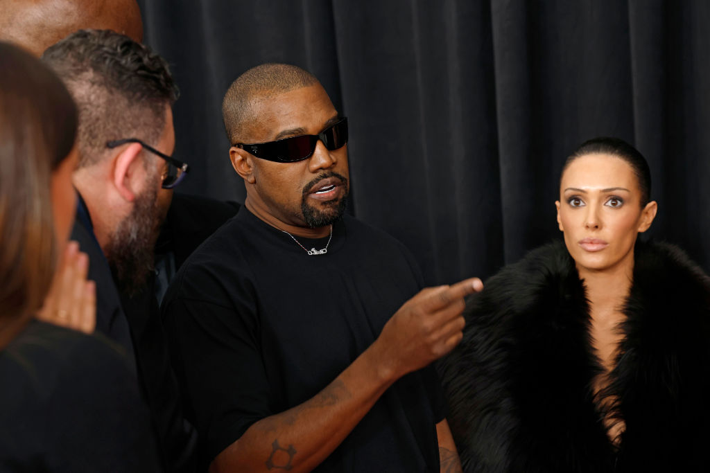 Uninvited Kanye West Brings Naked Wife Bianca Censori To Grammys Red Carpet