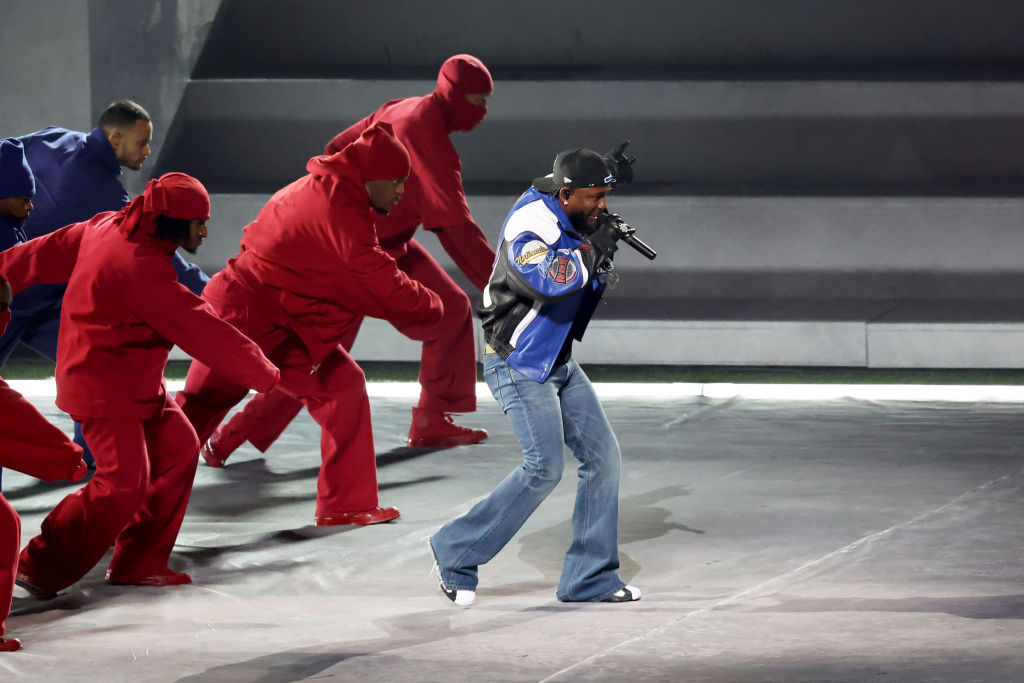 Kendrick Lamar Brings Compton Petty Excellence To Super Bowl Haltime Show, Social Media Raps Along