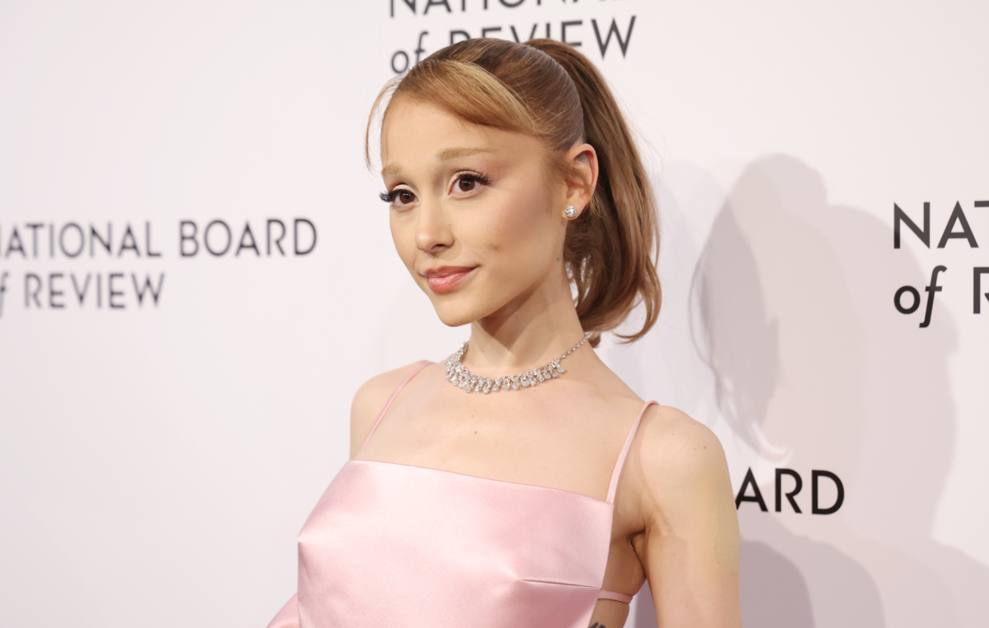 Ariana Grande shares details of memory loss and “missing a couple of years” from early career: “I’m super serious”