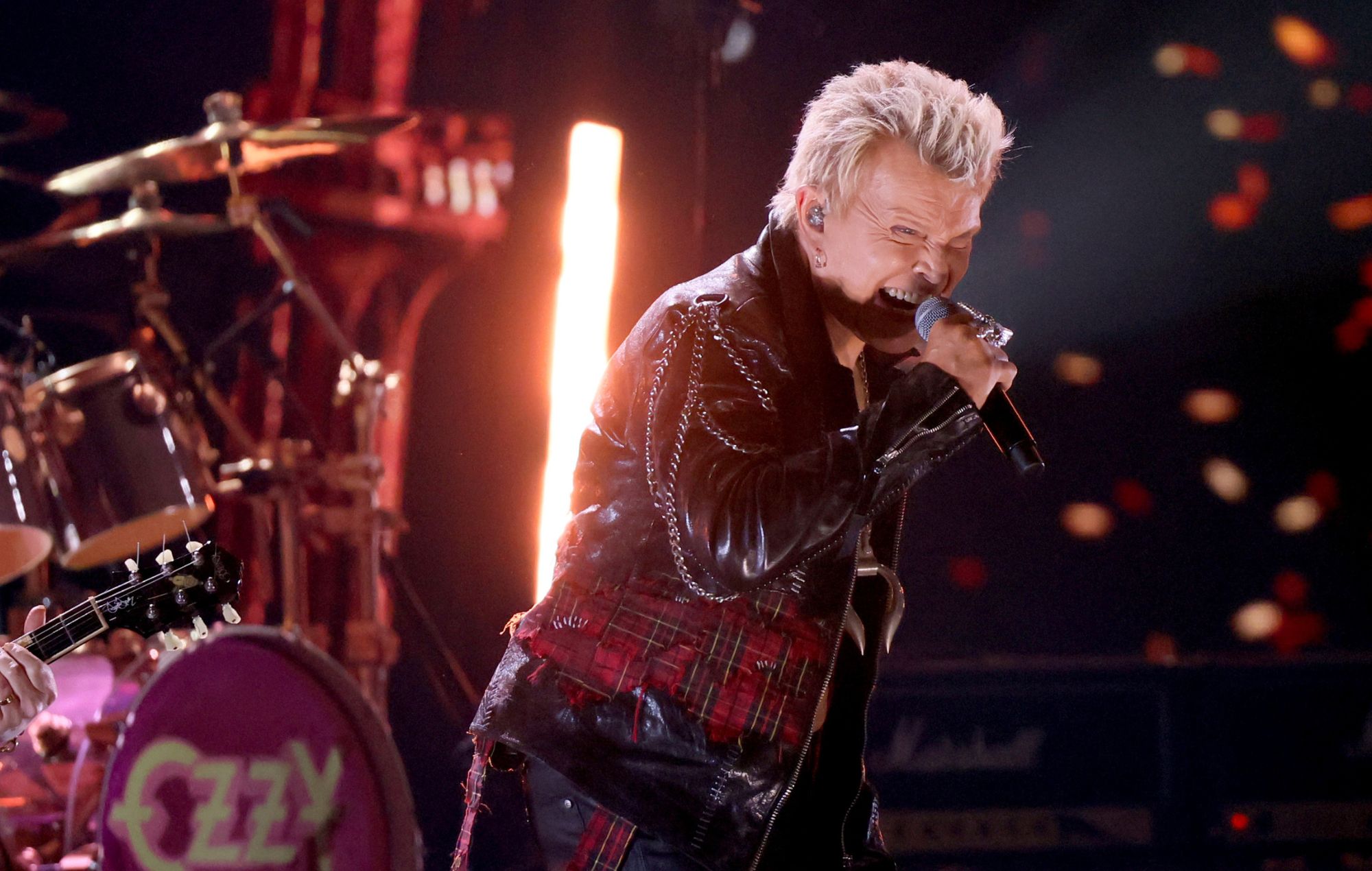 Billy Idol announces first album in over a decade, recruits Avril Lavigne and Joan Jett as special guests