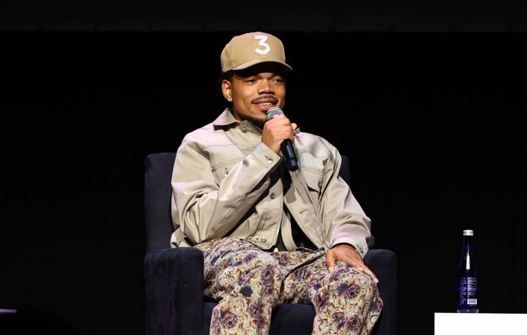 Chance The Rapper praises Super Bowl protester: “Shoutout Sudan, Shoutout Gaza”