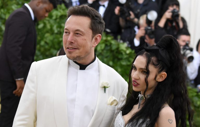 Grimes asks people to “stop posting images of my kid everywhere” after Elon Musk White House viral images
