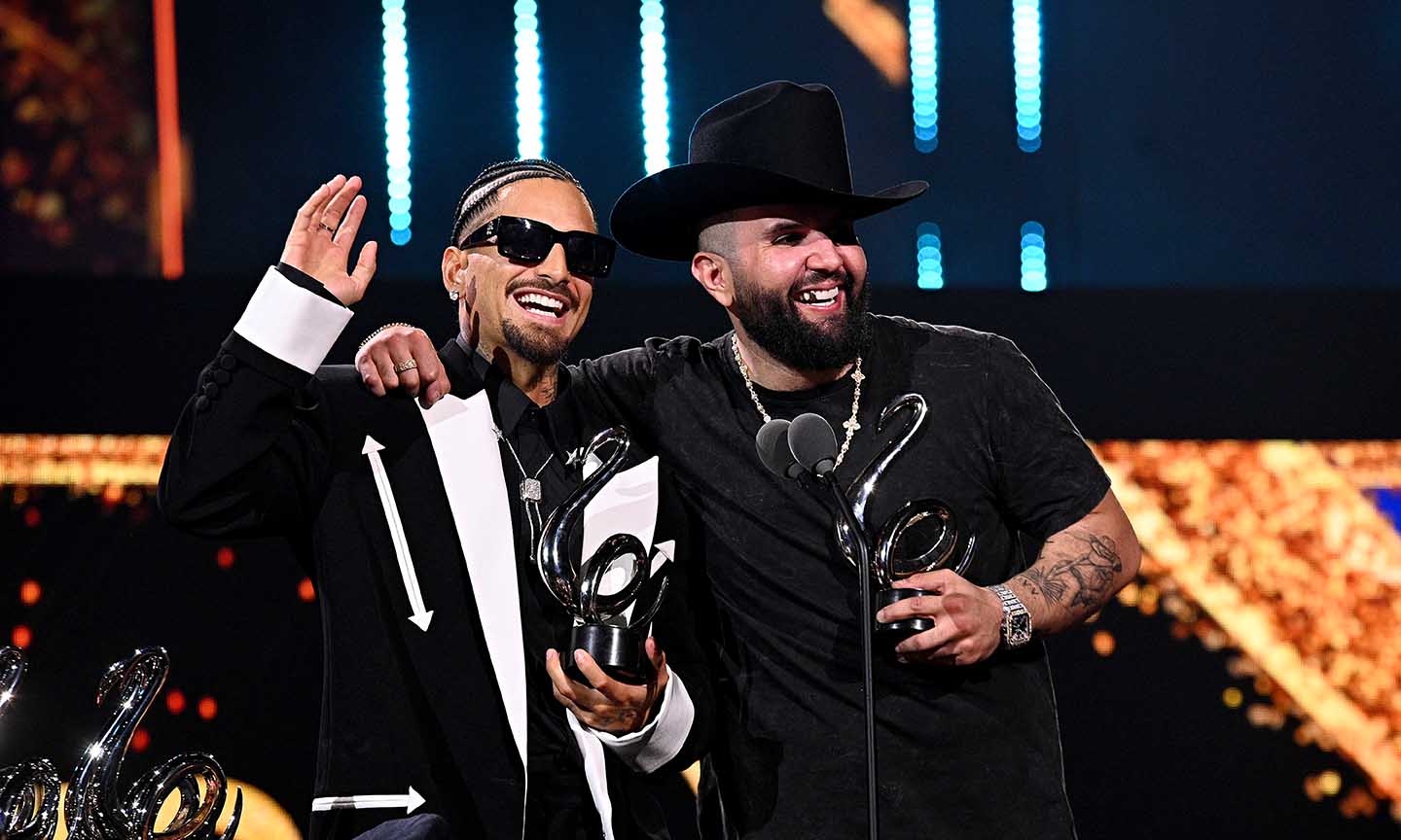 Shakira, Carín León Win Big at Premio Lo Nuestro 2025