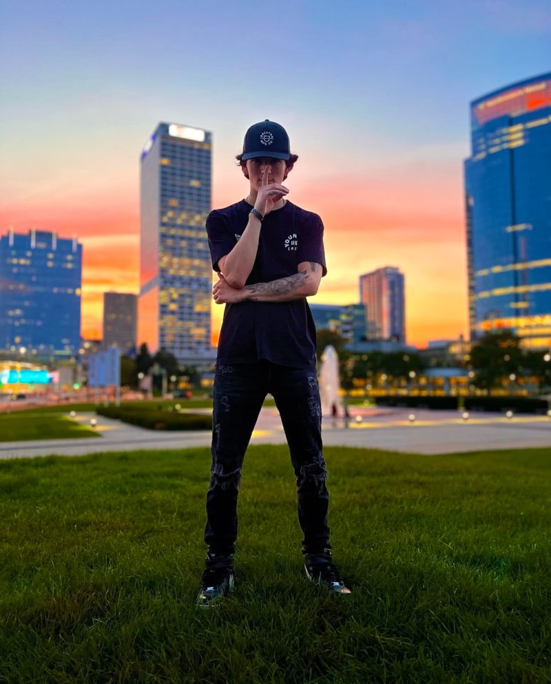 Upclose and Personal With $um1