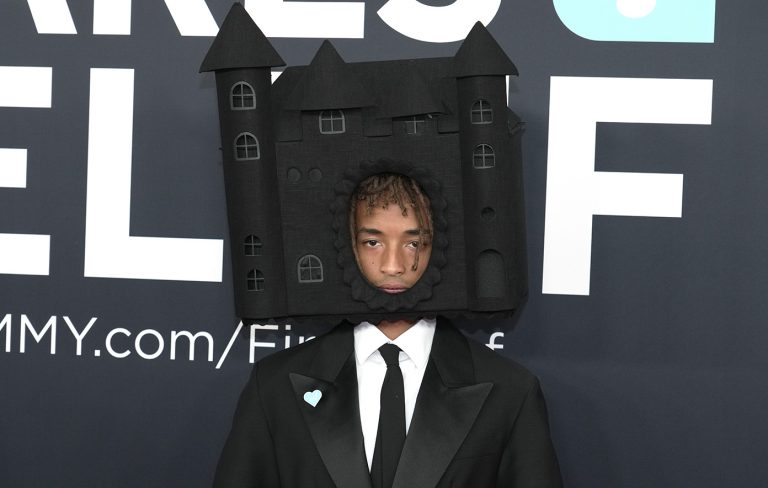 Social media reacts to Jaden Smith arriving at red carpet dressed as a castle at the 2025 Grammys