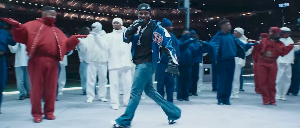 Kendrick Lamar’s Picture-Perfect ‘Say Drake’ Moment From The Super Bowl Halftime Show Is Going Viral