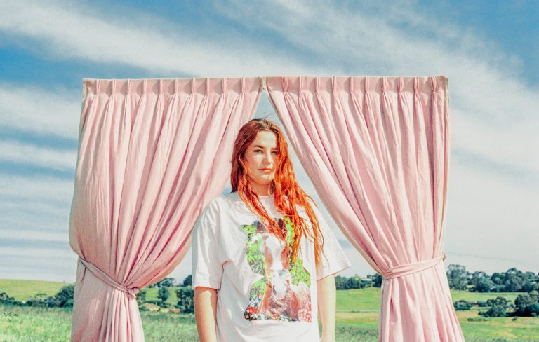 How Mia Wray’s queer awakening unfolded a new musical chapter