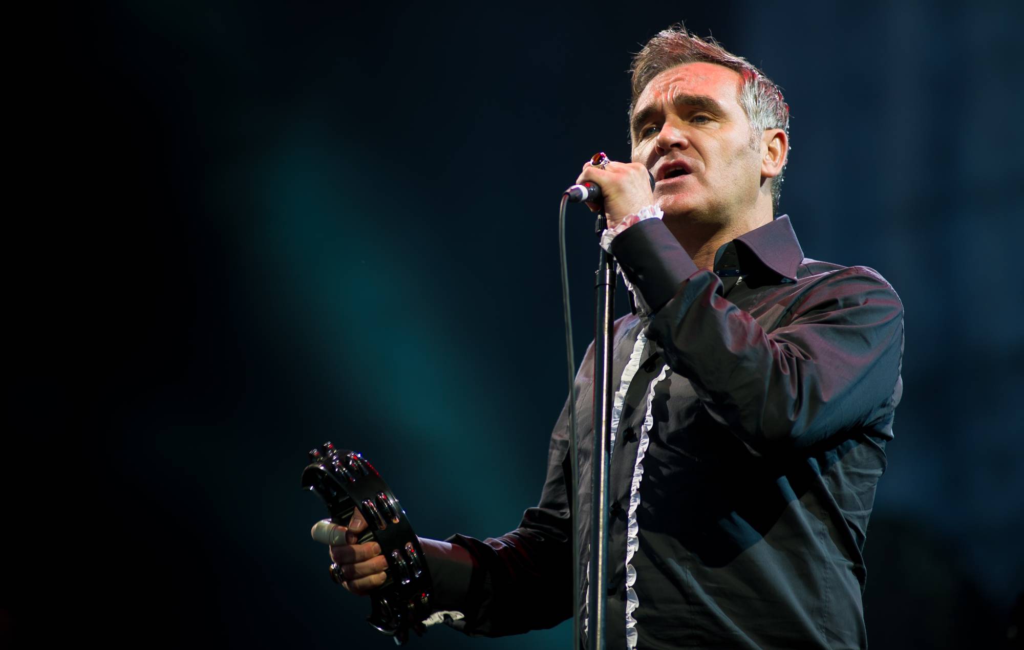 Morrissey hits out at “trolls whose heads are not attached to their bodies” for claiming upcoming show has been cancelled