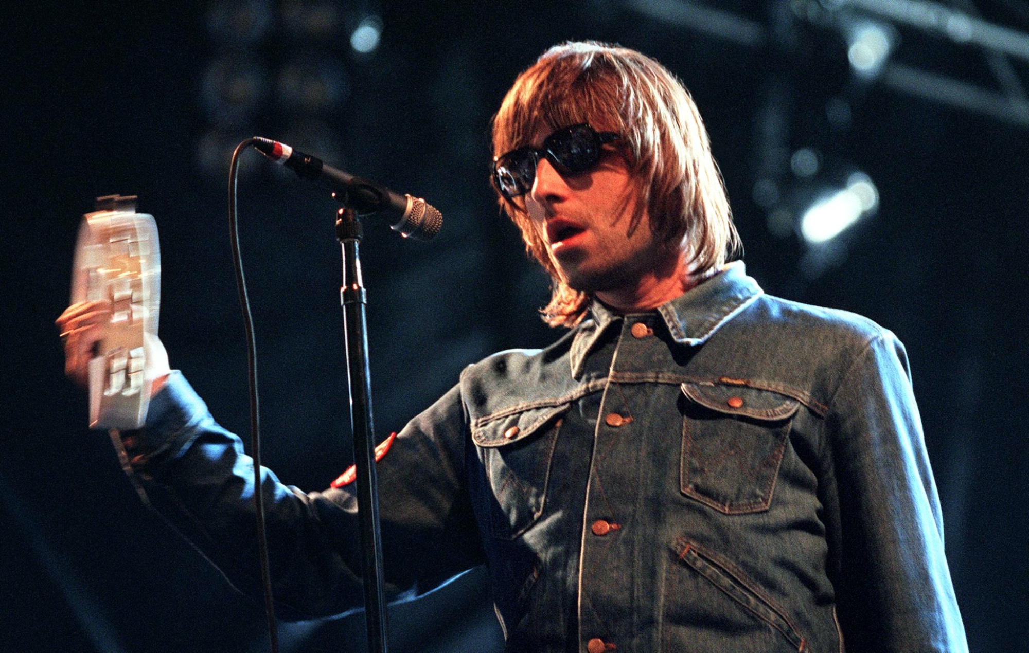 Oasis announce 25th anniversary ‘Standing On The Shoulder Of Giants’ reissue