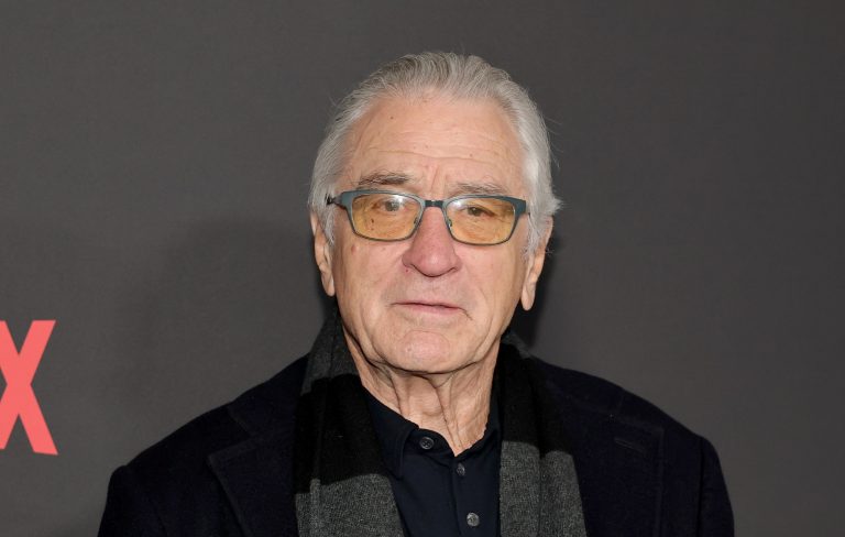 Critics left unimpressed by Robert De Niro’s new show: “a caricature of American earnestness”