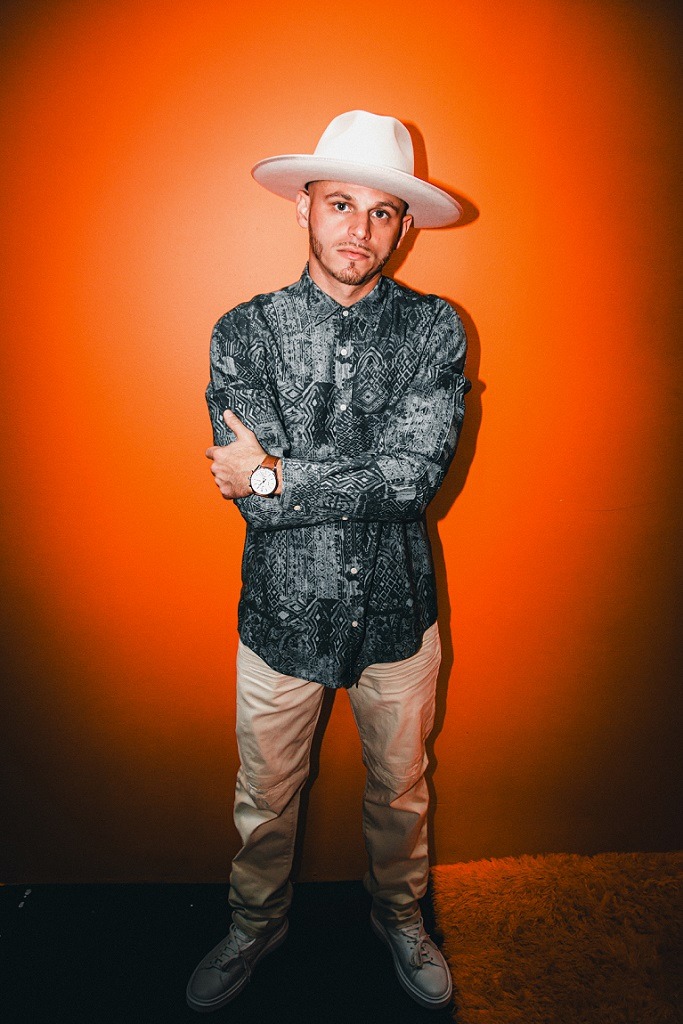 SUMiT Releases Captivating New Single “Terms” ft. Termanology