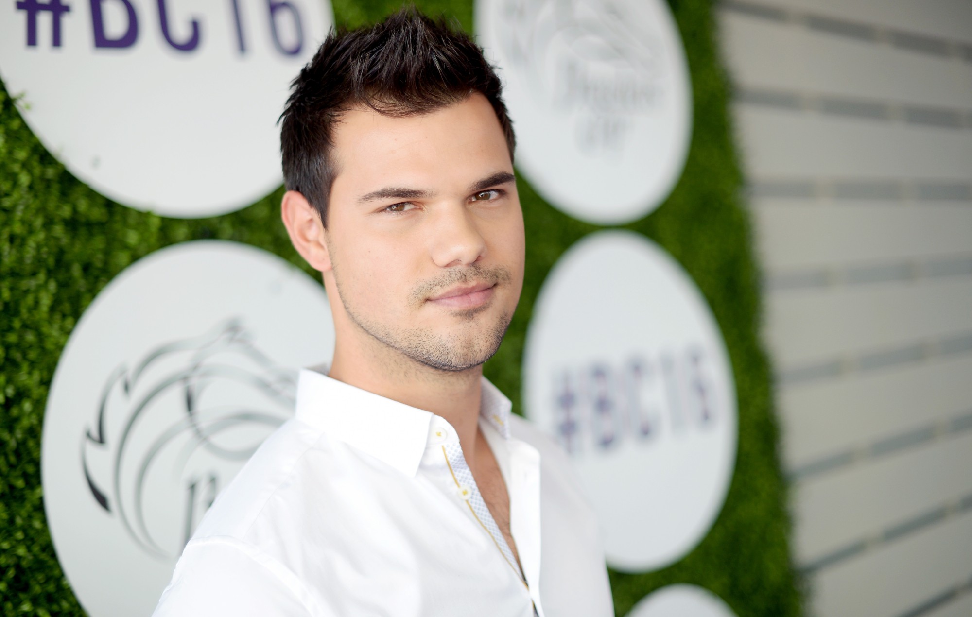 Taylor Lautner confirms meta ‘Twilight’-inspired spin-off