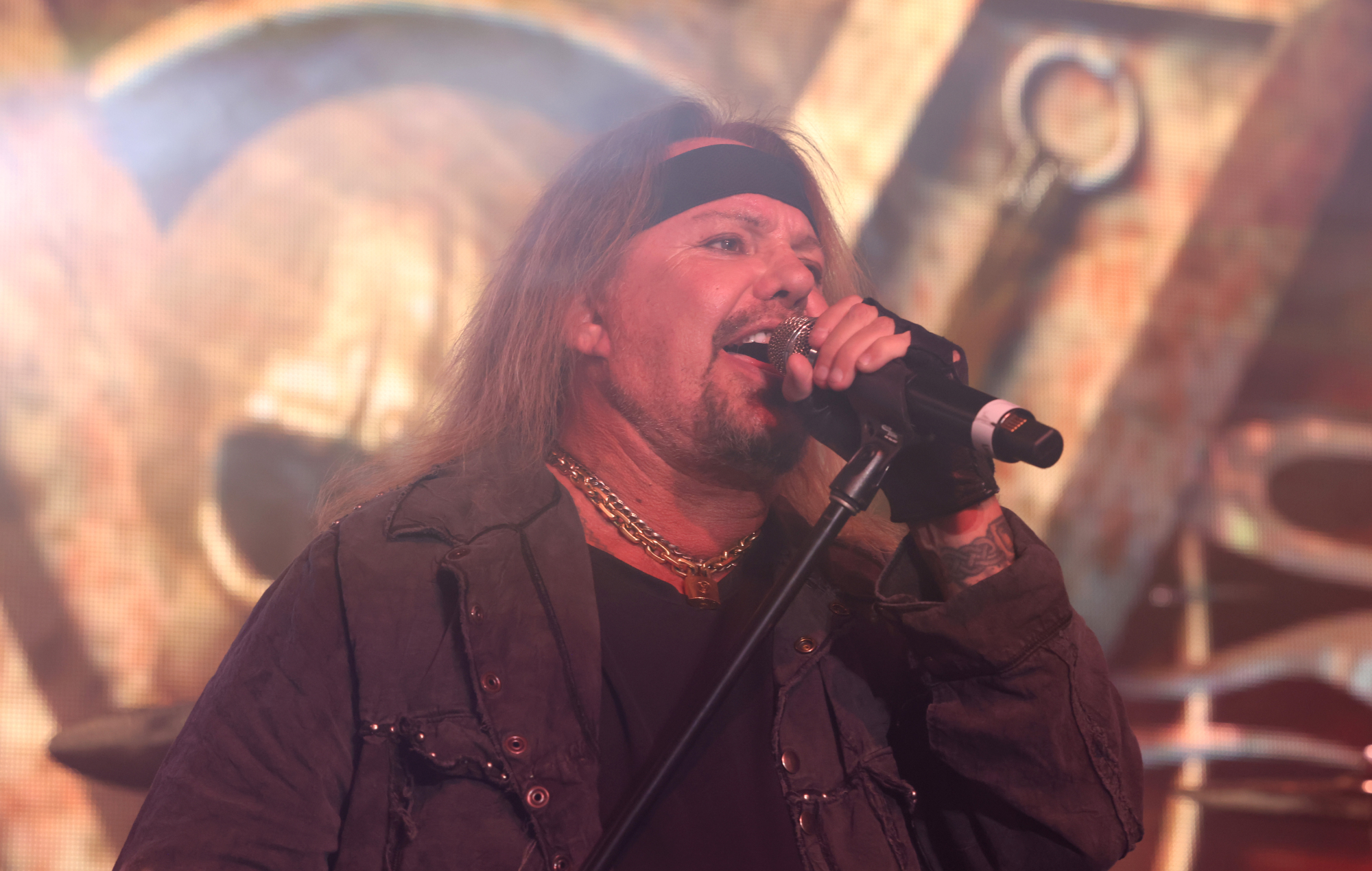 Mötley Crüe share statement after Vince Neil’s plane involved in fatal crash