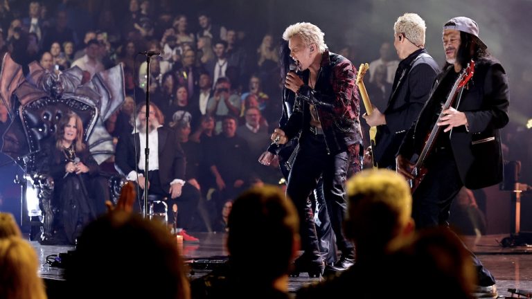 “Ozzy called me a rock-and-roll icon, and I was like, Whoa!” Having helped honour Ozzy Osbourne at last year’s Rock And Roll Hall Of Fame ceremony, Billy Idol admits he’s “knocked out” to be among the nominees for induction this year