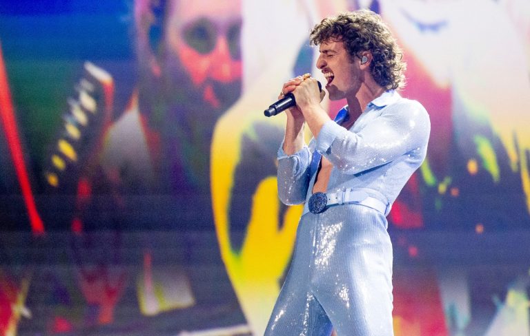 Benson Boone apologises for “aggressive” crotch grab during Grammys performance