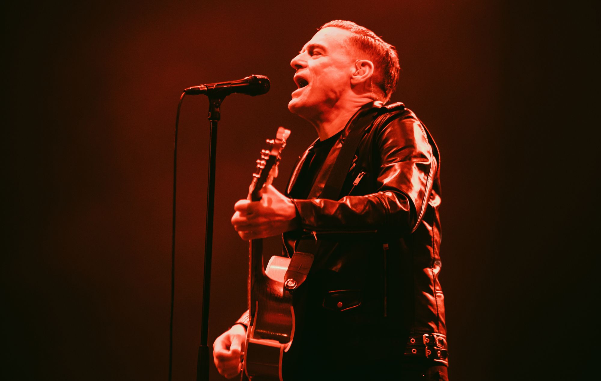 Bryan Adams gig halted by “grease and rags” sewer fatberg