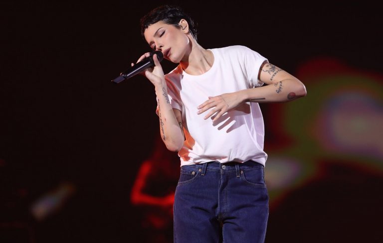 Halsey announces ‘For My Last Trick’ 2025 North American tour with Evanescence, Alvvays and more as special guests 
