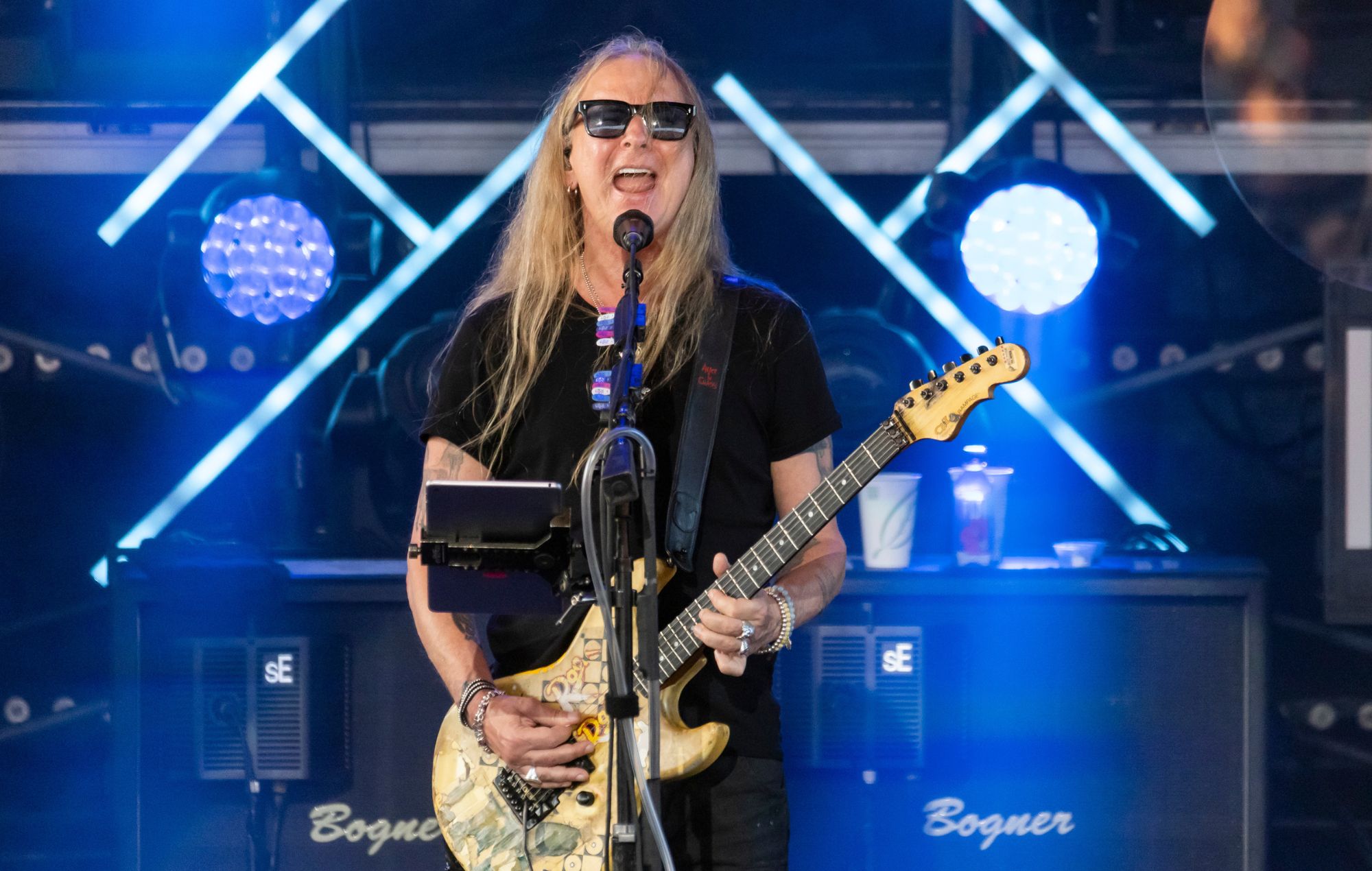 Watch Alice In Chains’ Jerry Cantrell perform ‘Hate To Feel’ for first time in over three decades