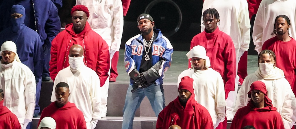Kendrick Lamar Lit Up His Super Bowl Halftime Show Performance With Some Help From Samuel L. Jackson And SZA