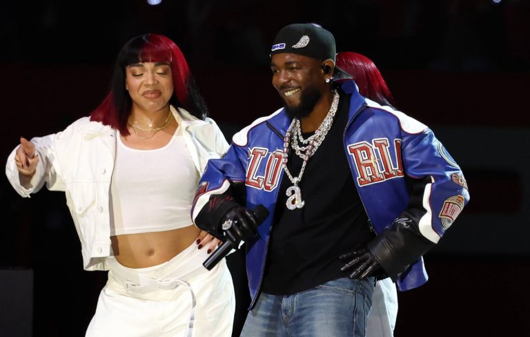 Kendrick Lamar spawns new meme with ‘Not Like Us’ at Super Bowl 2025