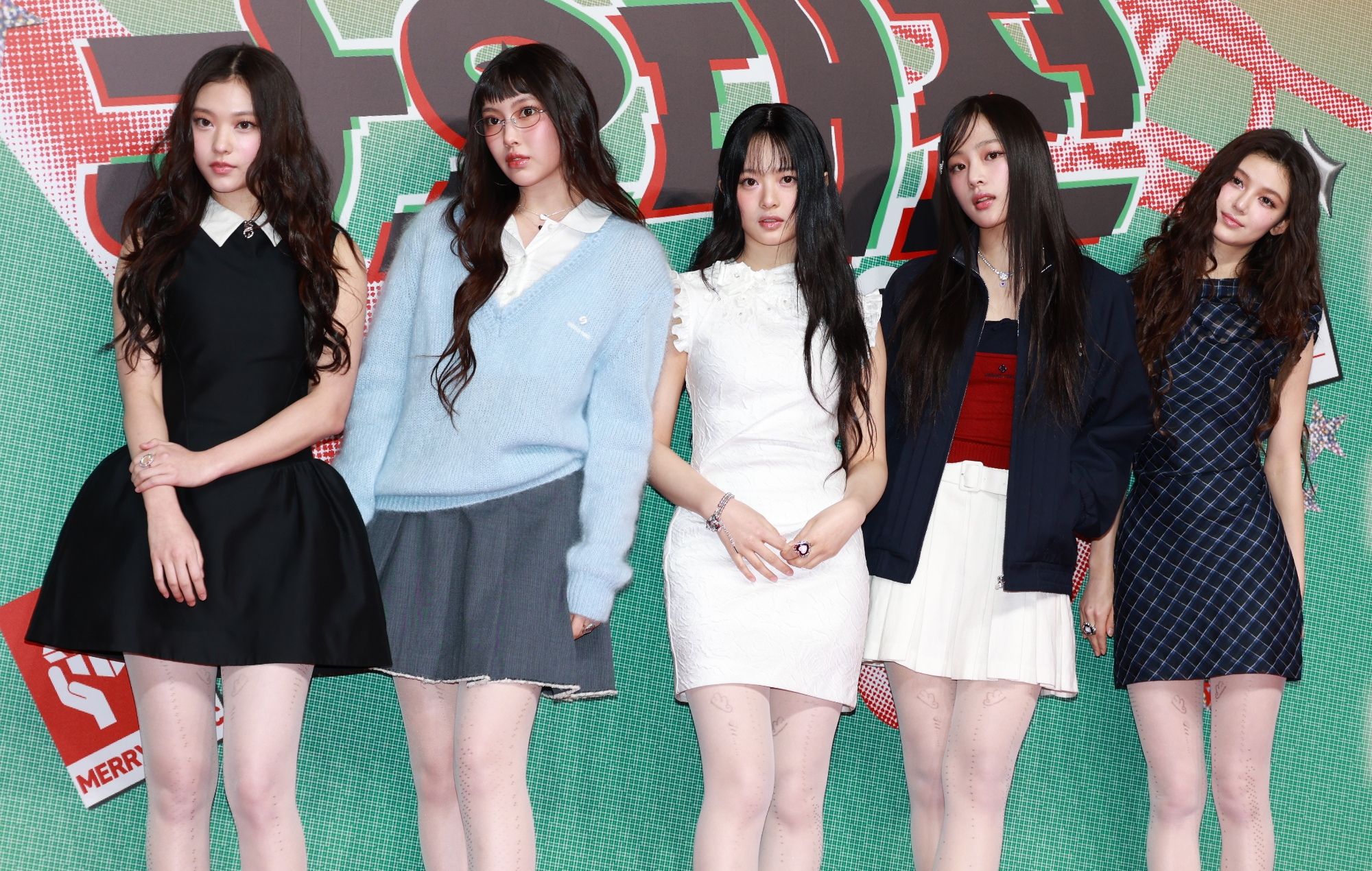 NewJeans’ parents accuse HYBE’s Bang Si-hyuk of trying to “interfere” with group’s ComplexCon performance, ADOR denies allegations