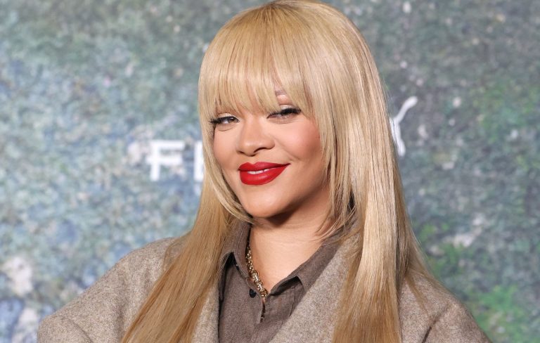 New ‘Smurfs’ movie trailer promises new Rihanna music