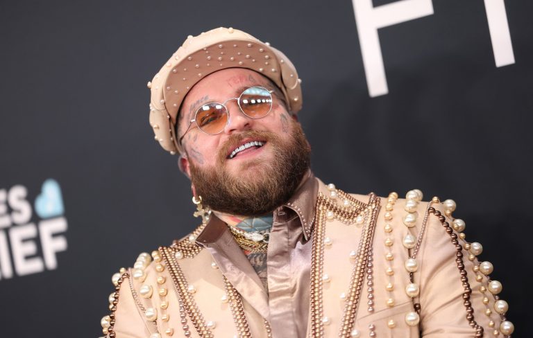 Teddy Swims’ stylist issues apology for copying Windowsen’s design for Grammys outfit