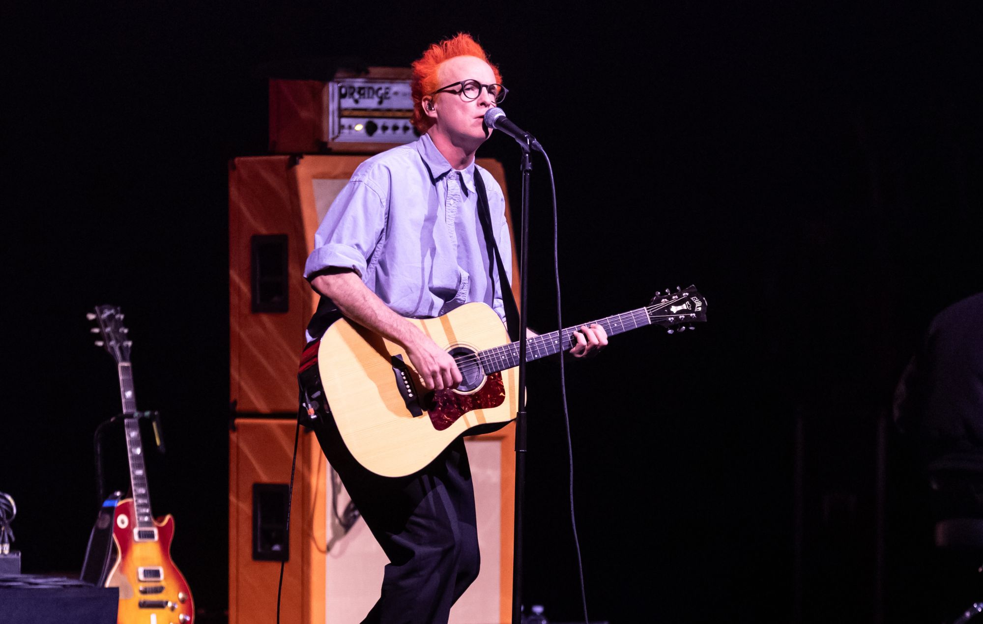 Travis’ Fran Healy shares update after being rushed to hospital from “gnarly” on-stage injury 