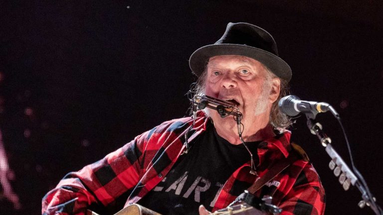 “Join us as we celebrate the Summer of Democracy!” Neil Young announces European and North American dates with the Chrome Hearts