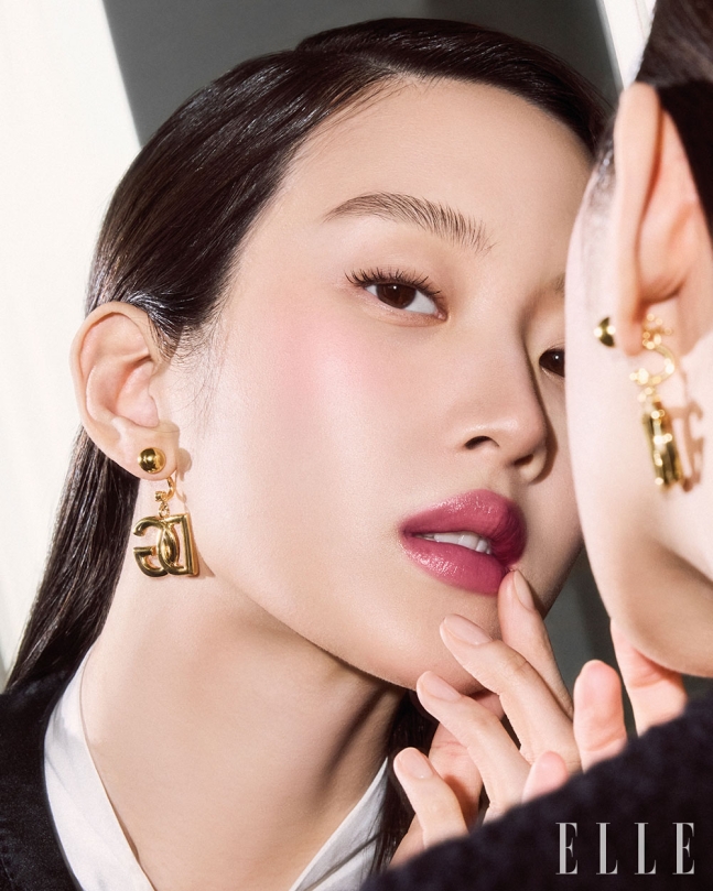 For Your Viewing Pleasure: Simple Charms of Accessorizing