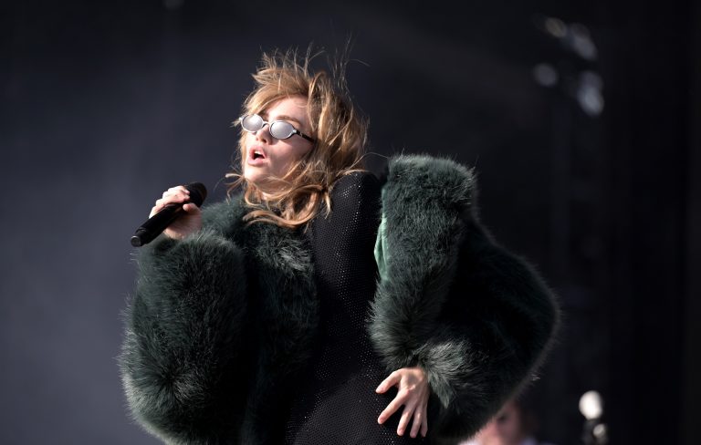 Suki Waterhouse announces summer 2025 UK and European tour