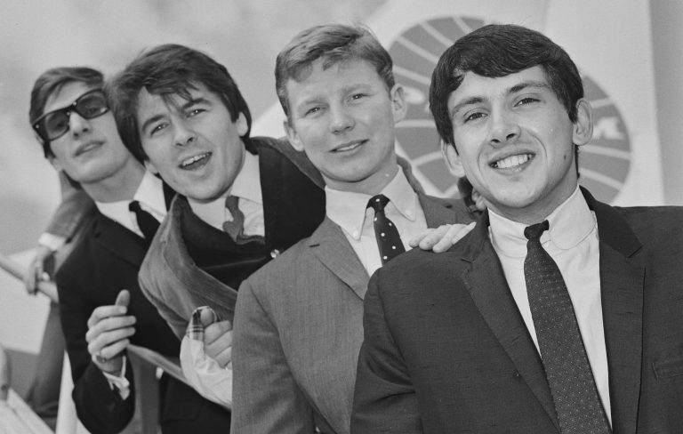 “Longest running pop band” The Searchers announce final show at Glastonbury 2025