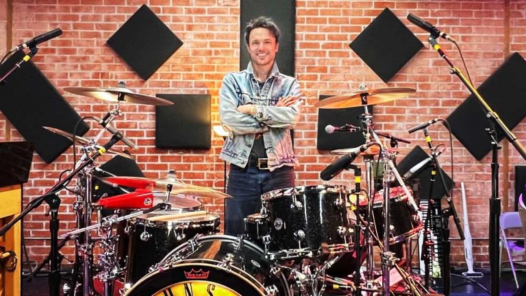Guns N’ Roses announce the arrival of their seventh drummer