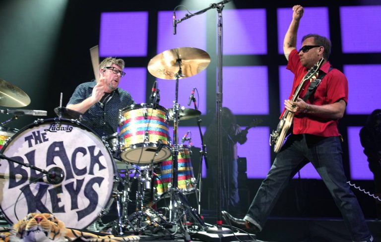 Listen to The Black Keys’ vibrant new single ‘Babygirl’