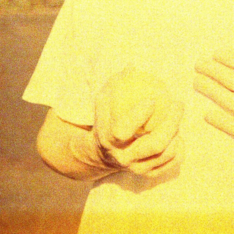 French Sextet Stuffed Foxes Swirl Together Droning Noise, Shoegaze, and Alternative Rock in “Standardized” LP