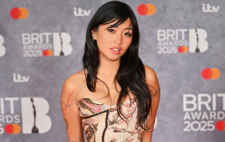 Beabadoobee on performing with Sabrina Carpenter and embracing imperfection: “I think there is a beauty in that”