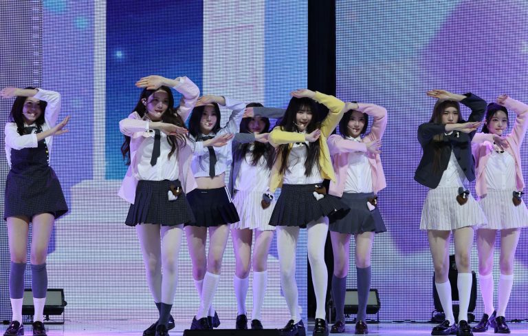 Hearts2Hearts unveil monochrome music video for ‘Butterflies’