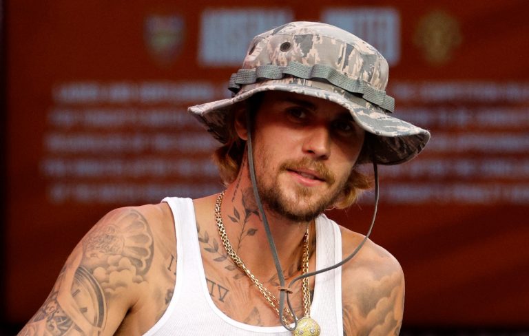 Justin Bieber says he feels like a “fraud”: “I have always felt unworthy”