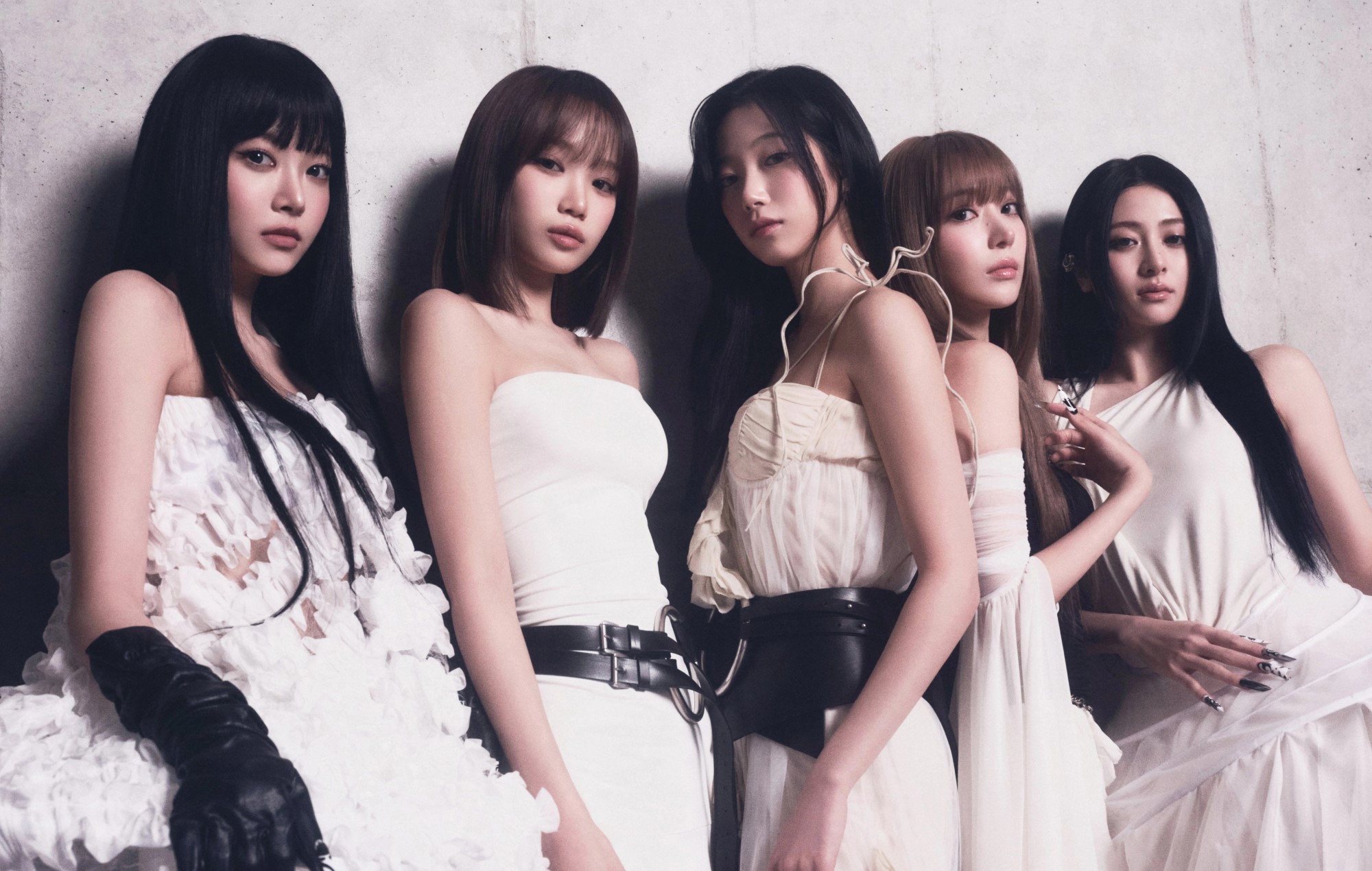 LE SSERAFIM – ‘Hot’ review: dancing through the fire