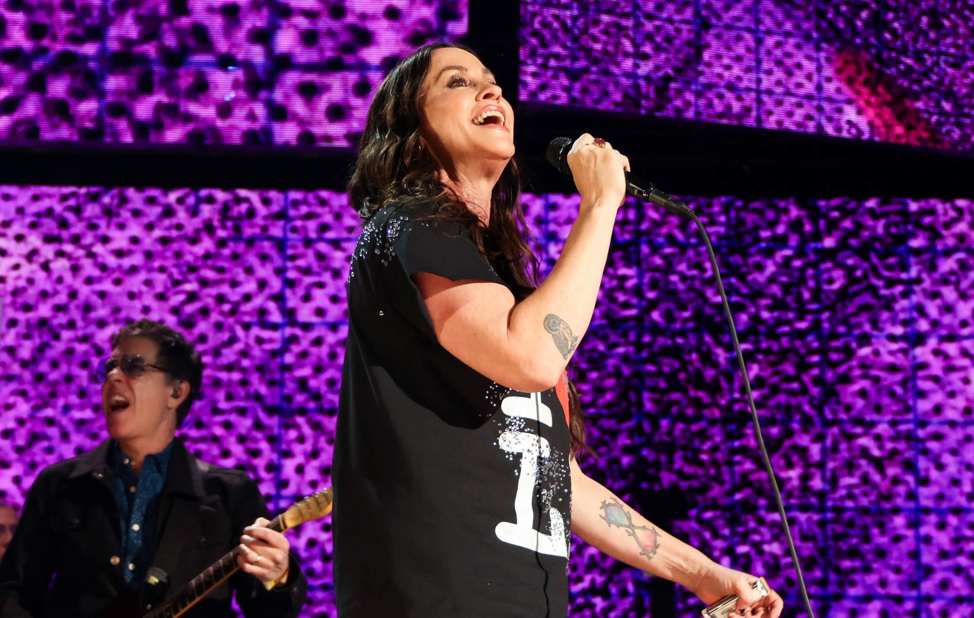 Alanis Morissette announces huge London summer 2025 show at The O2 with Liz Phair