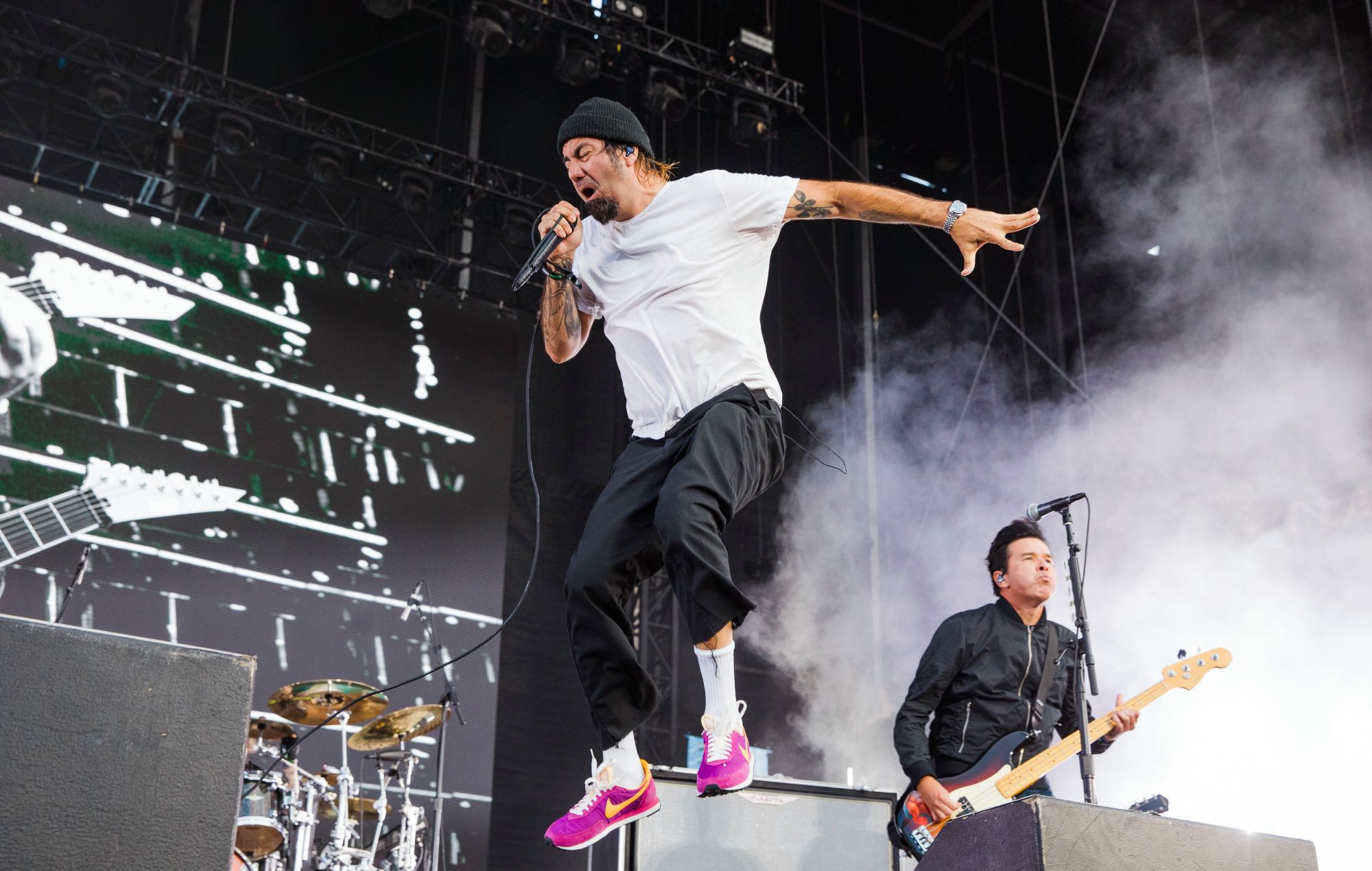 Deftones’ Chino Moreno tells autograph hunters he’s “not signing shit no more”